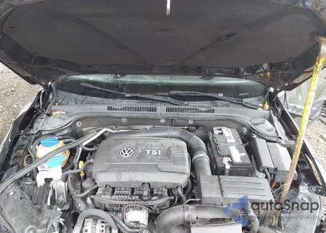 2015 Volkswagen Jetta 1.8T Se z USA, uszkodzony, nr VIN 3VWD17AJ9FM411303